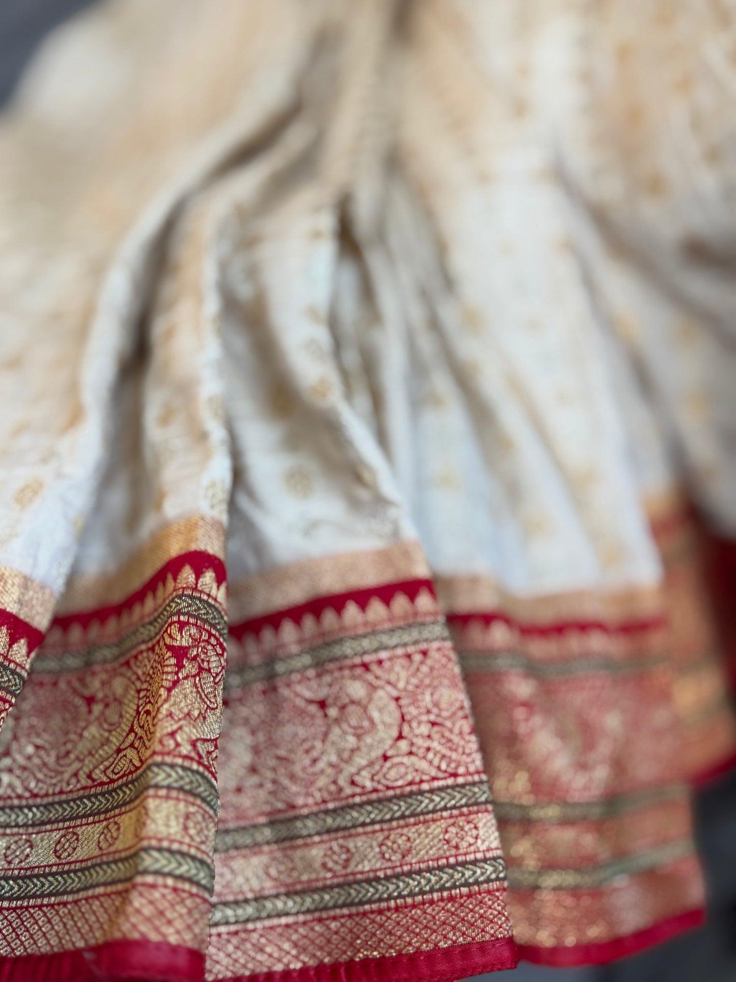 Traditional Off-white Banarasi saree with Red Border (Pre-stitched Saree)