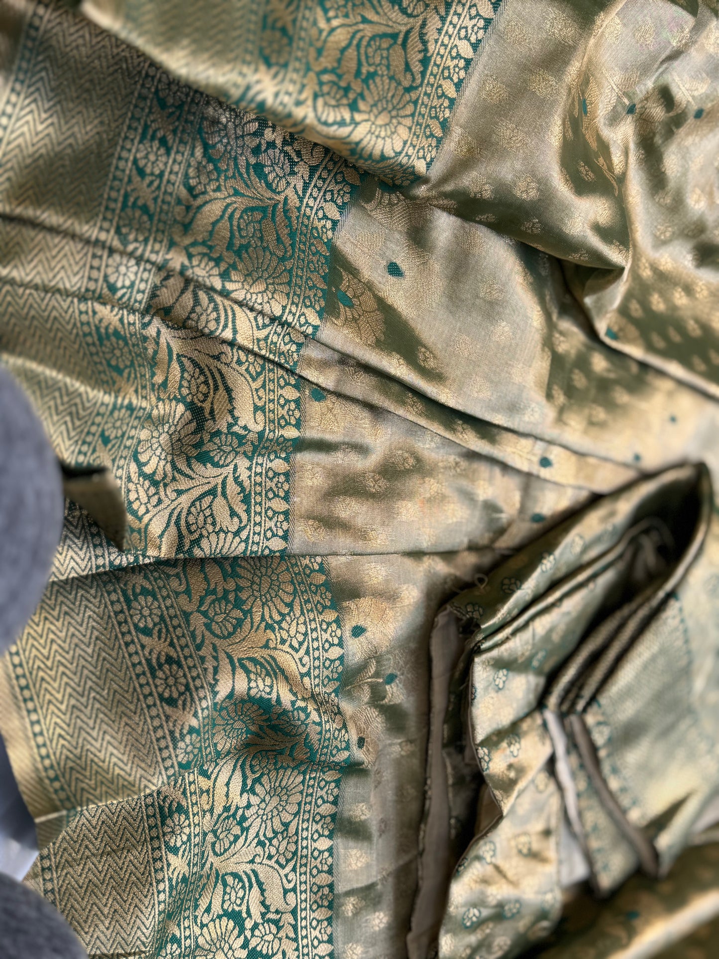 Tissue Banarasi Saree (Pre-Stitched Saree)