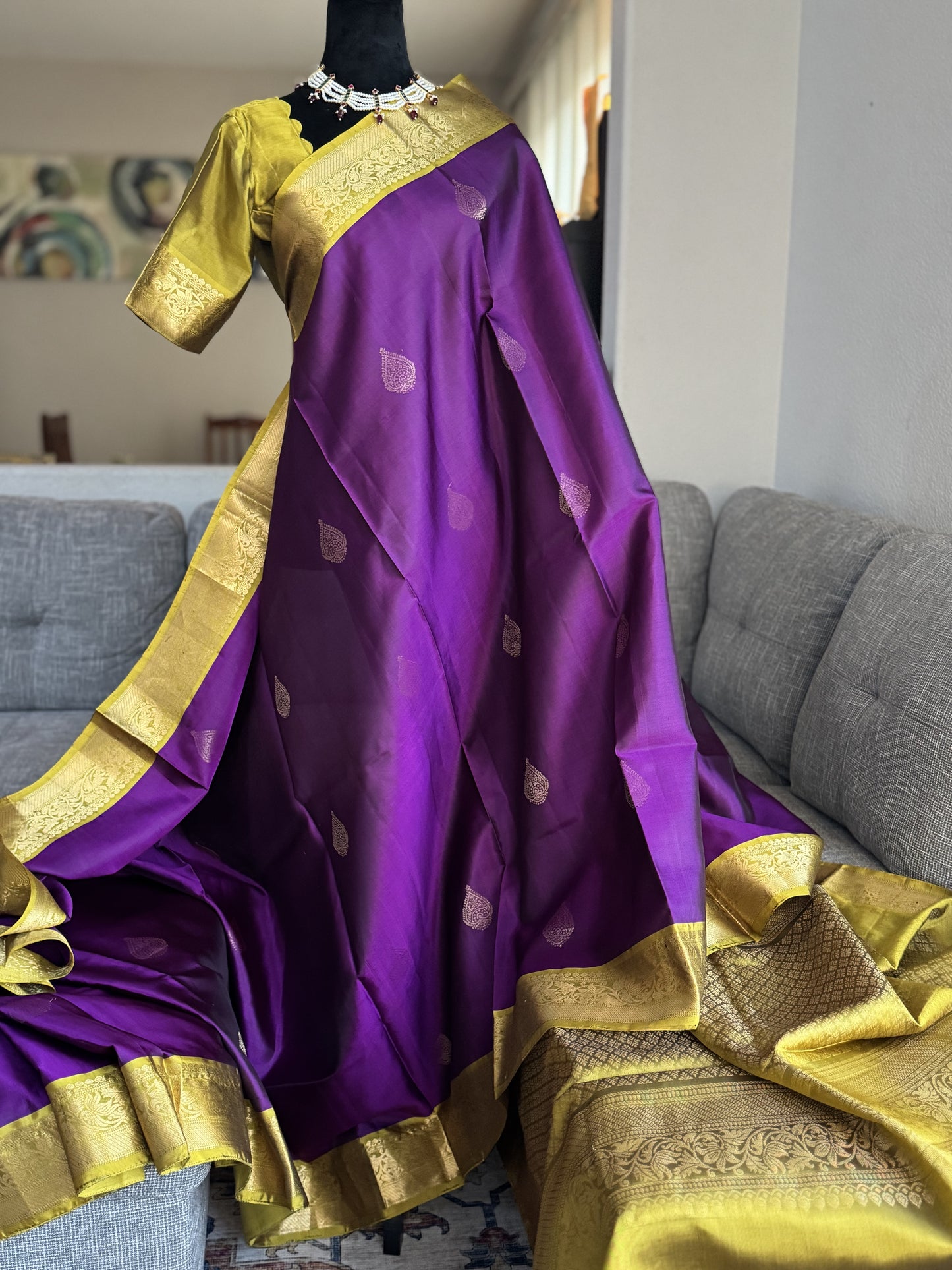 Kanjeevaram Sarees with Contrasting Borders(Dark Purple with tender Green)