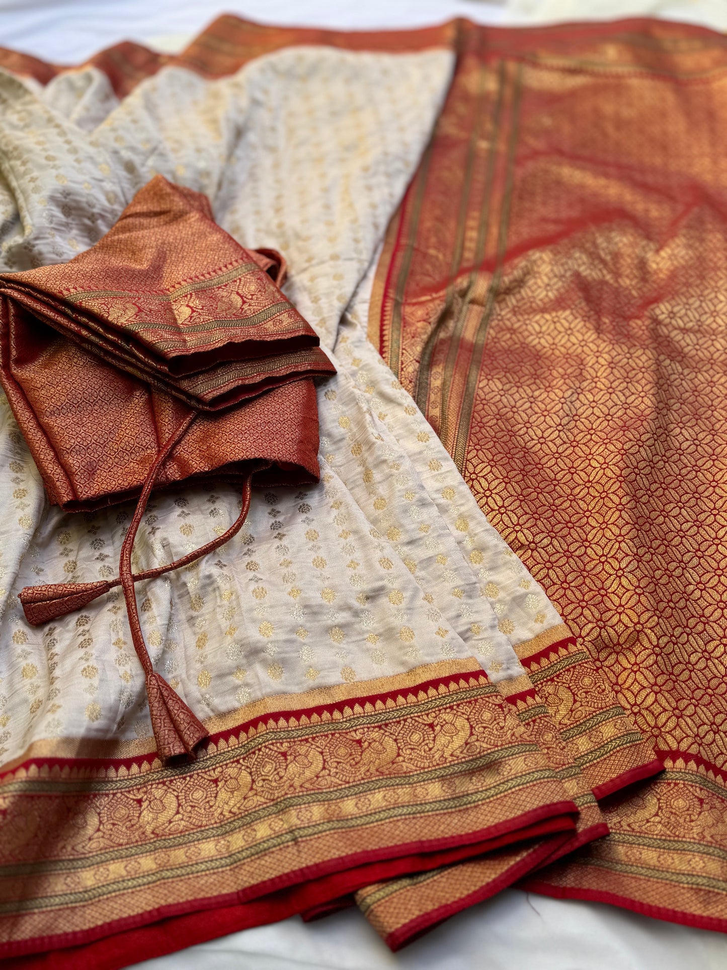 Traditional Off-white Banarasi saree with Red Border (Pre-stitched Saree)