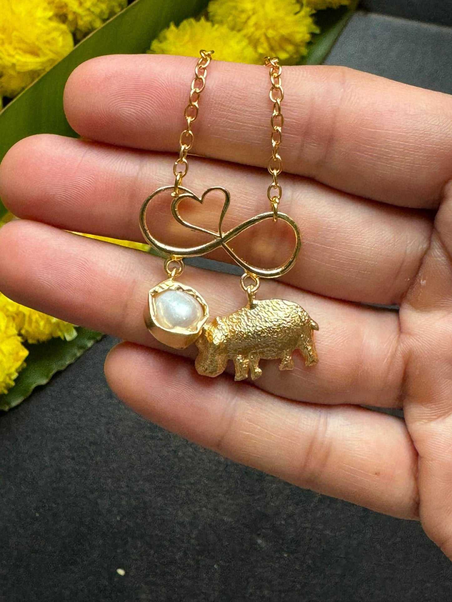 Contemporary Hippo Chain