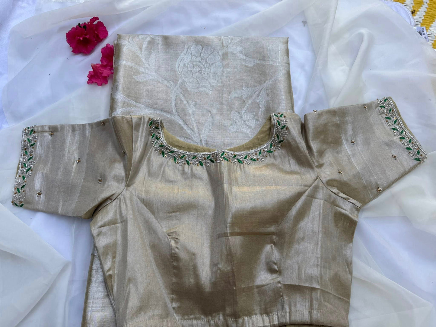 Mangalagiri Tissue Saree in Gold-Silver