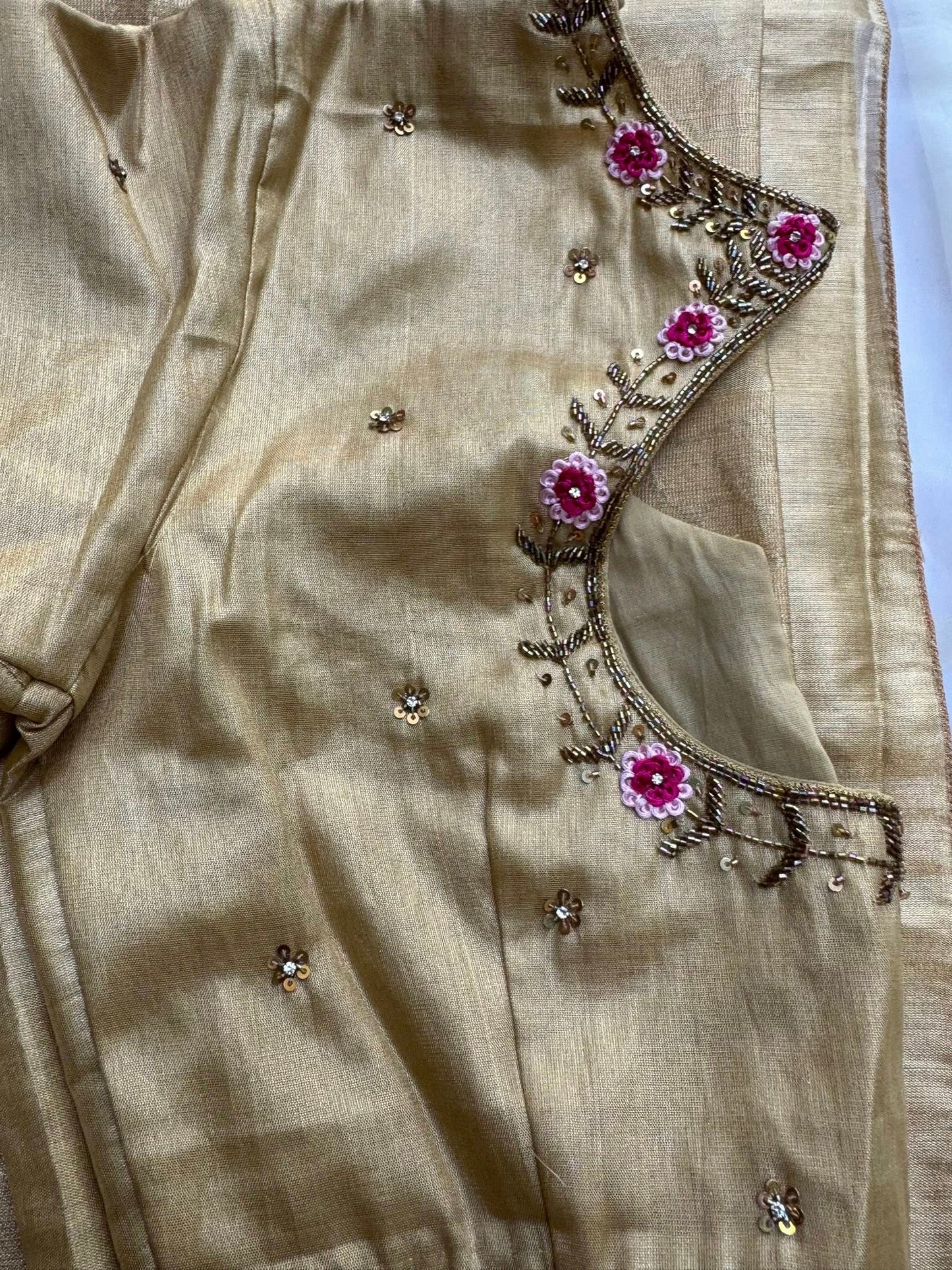 Mangalagiri Tissue Saree in Antique Gold