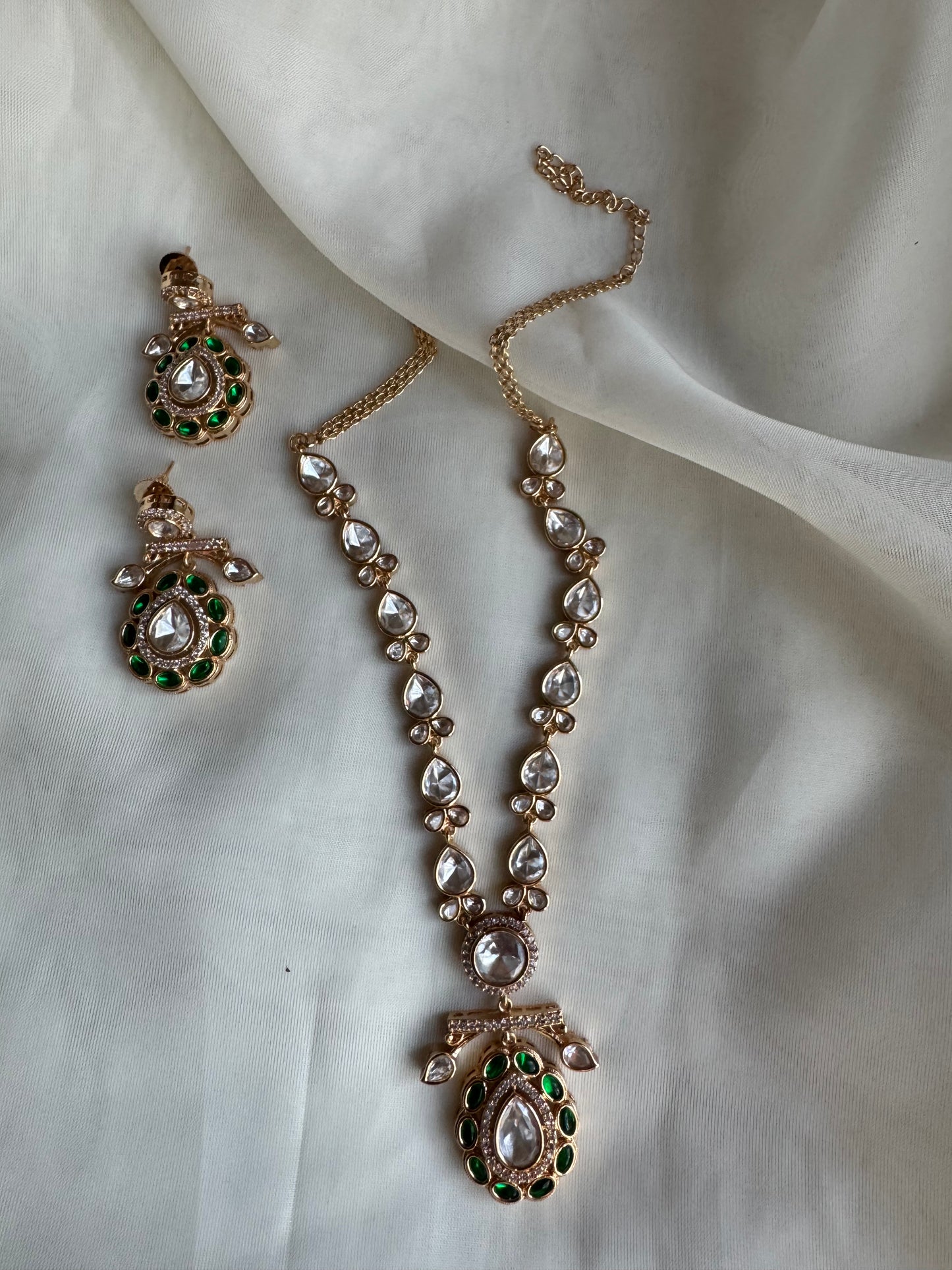 Kundan Mossonite Necklace Set