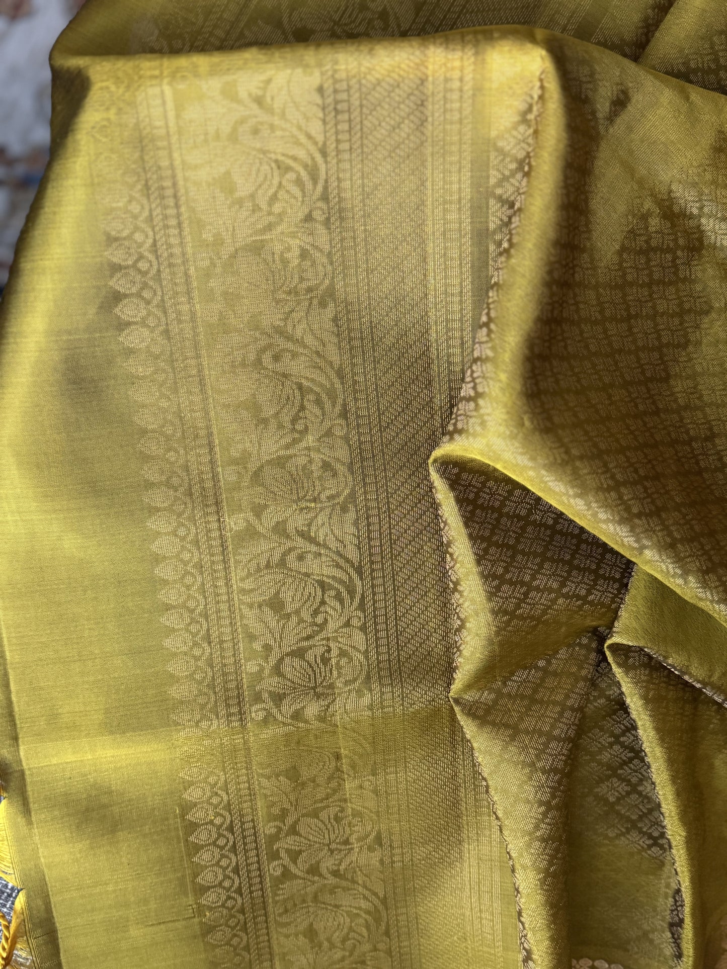 Kanjeevaram Sarees with Contrasting Borders(Dark Purple with tender Green)