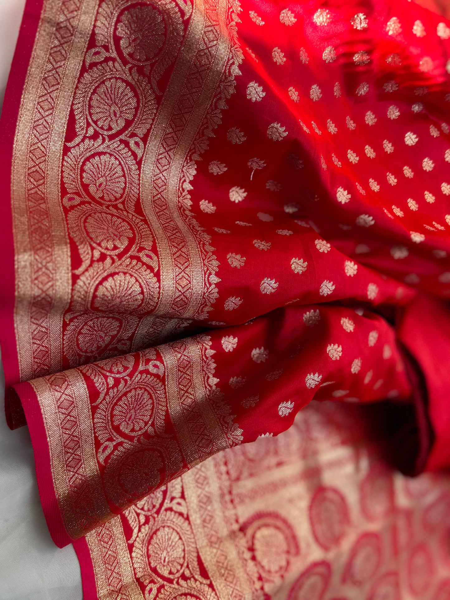 Red Banarasi Saree woth stitched blouse (Pre-stitched Saree)