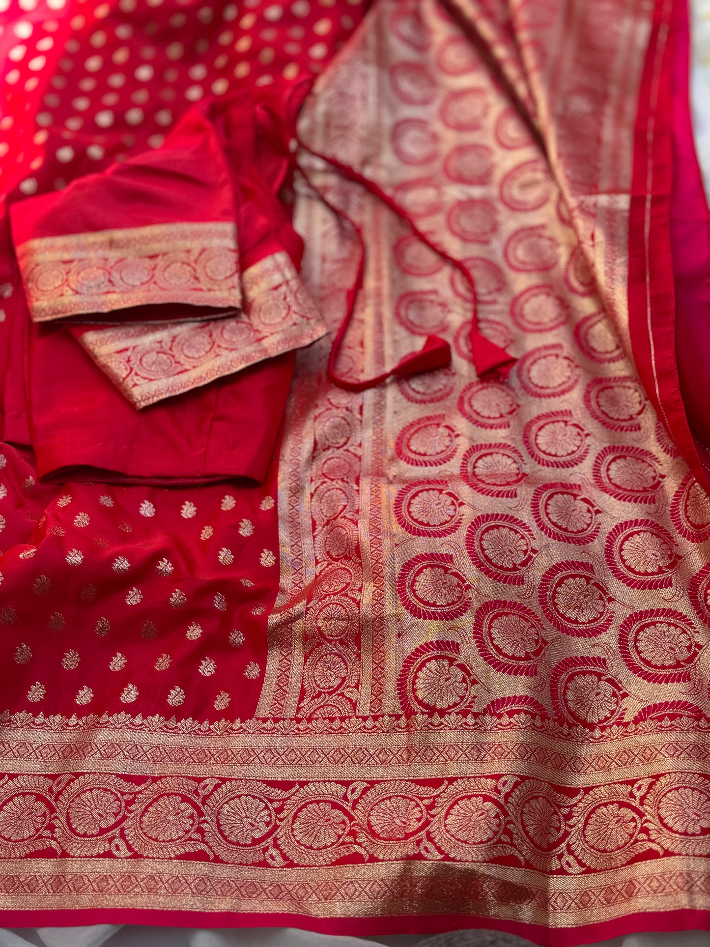 Red Banarasi Saree woth stitched blouse (Pre-stitched Saree)