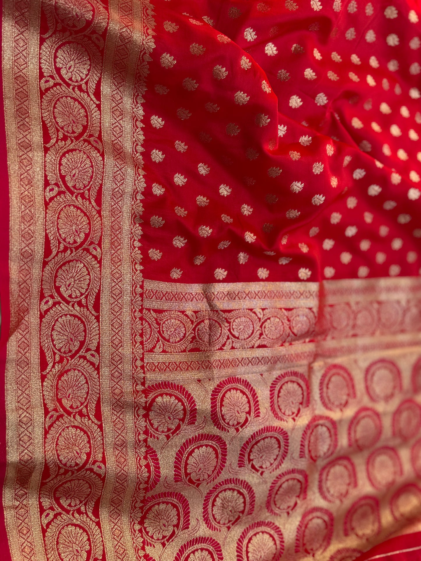 Red Banarasi Saree woth stitched blouse (Pre-stitched Saree)