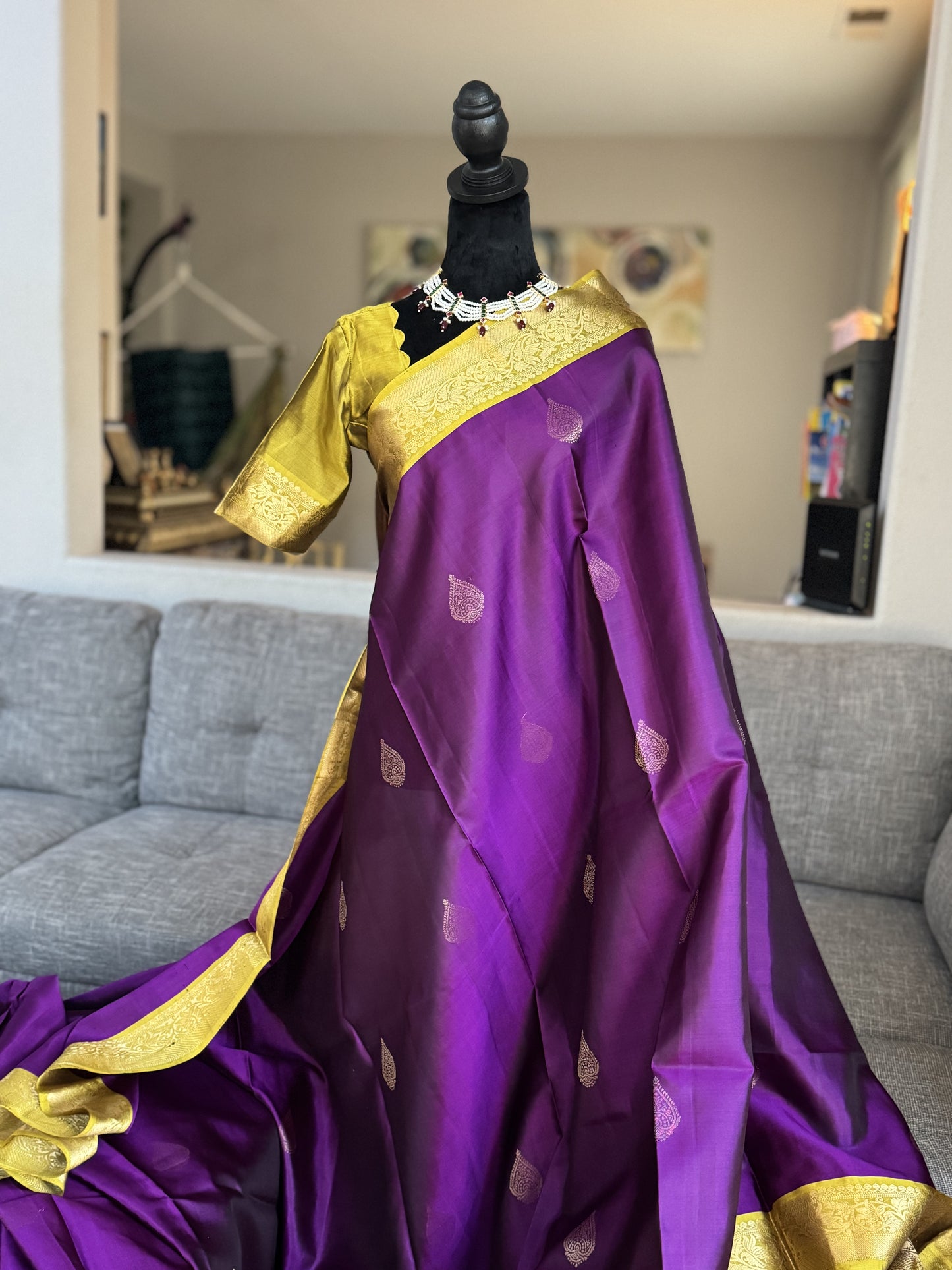 Kanjeevaram Sarees with Contrasting Borders(Dark Purple with tender Green)