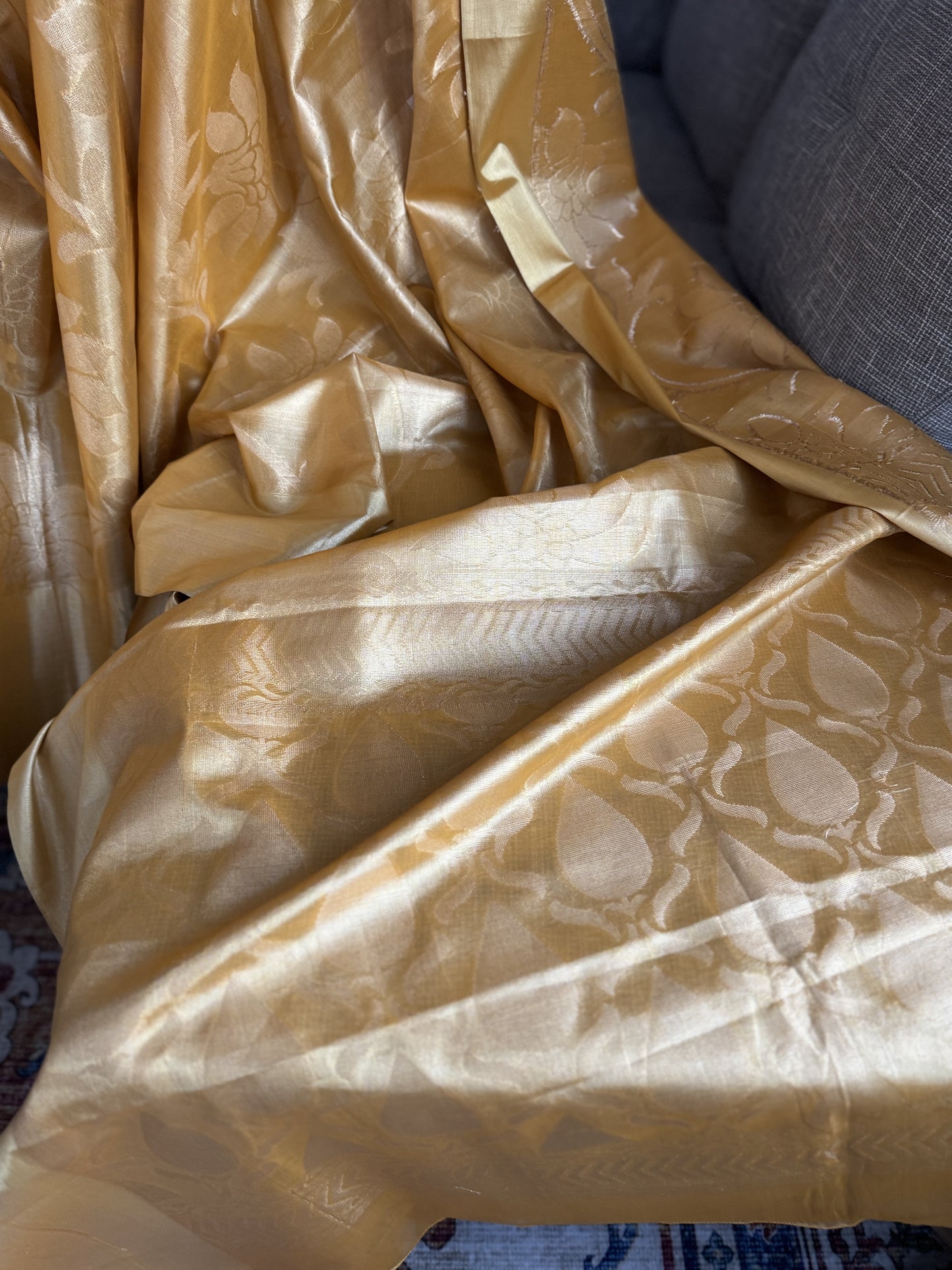 Mangalagiri Tissue Saree in gold