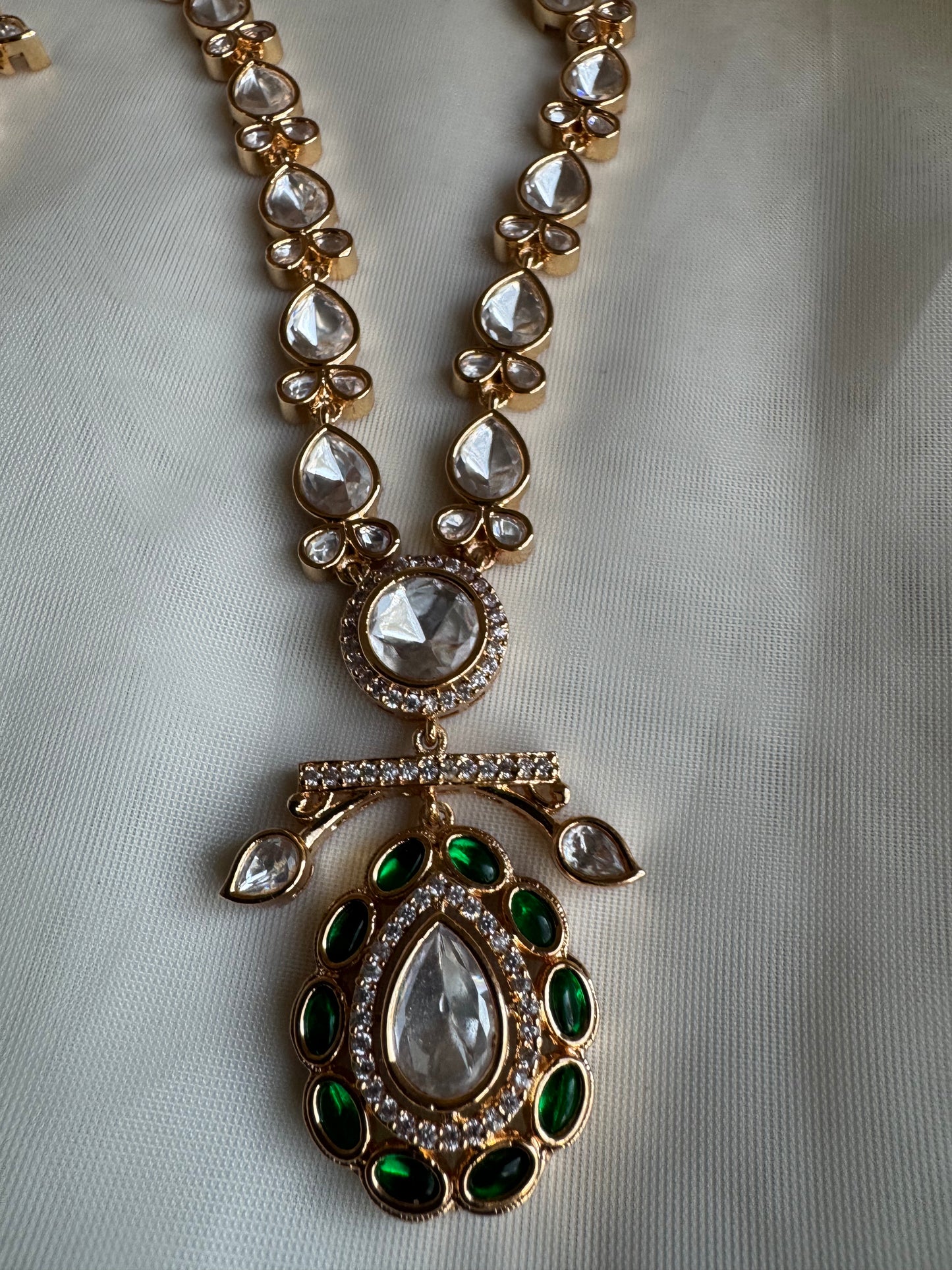 Kundan Mossonite Necklace Set