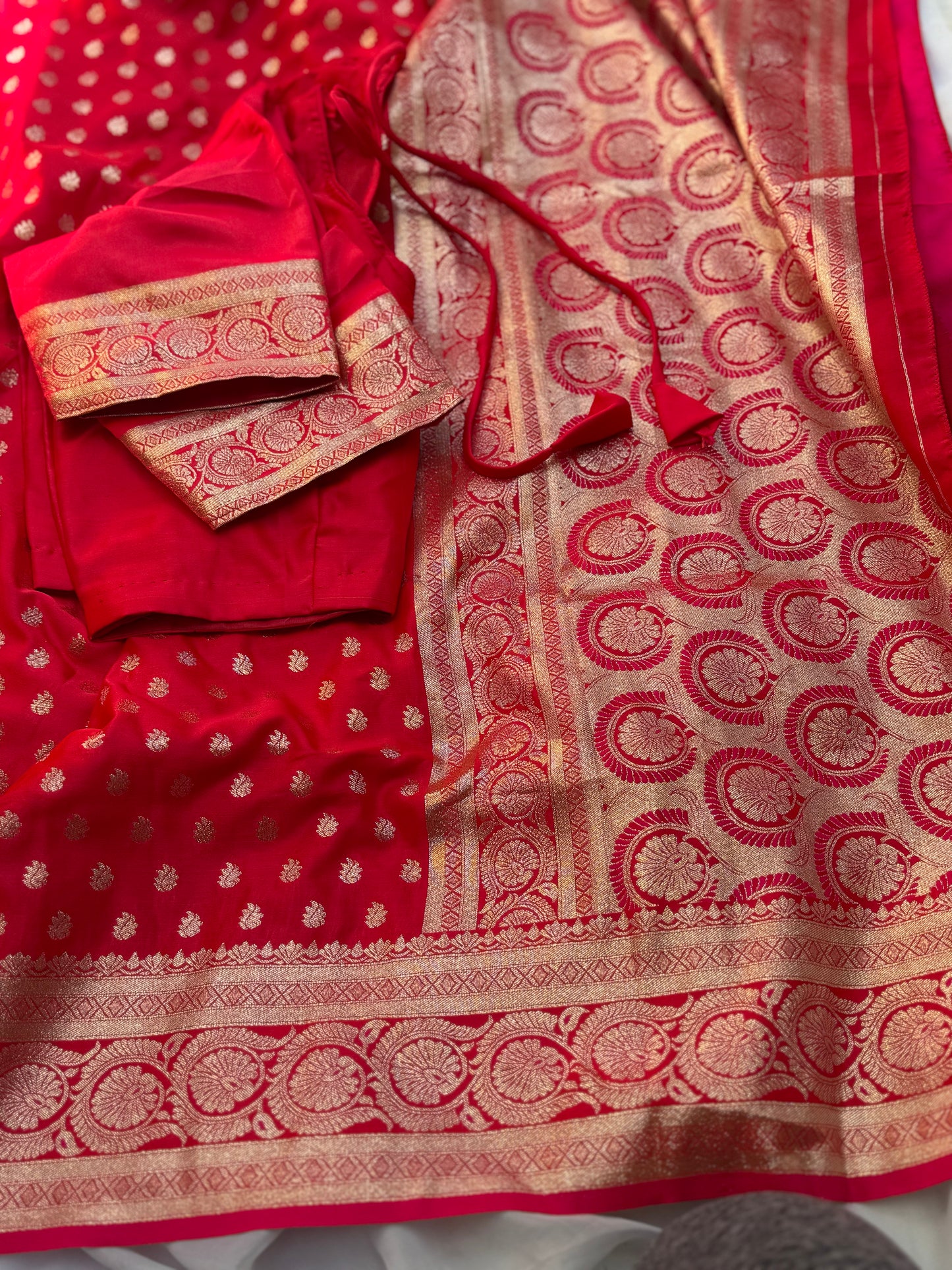 Red Banarasi Saree woth stitched blouse (Pre-stitched Saree)