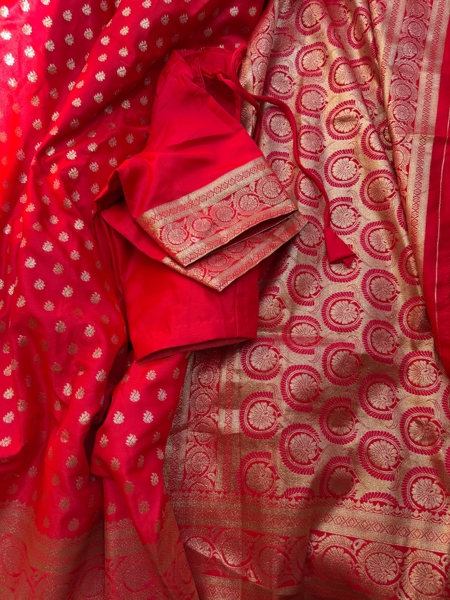 Red Banarasi Saree woth stitched blouse (Pre-stitched Saree)