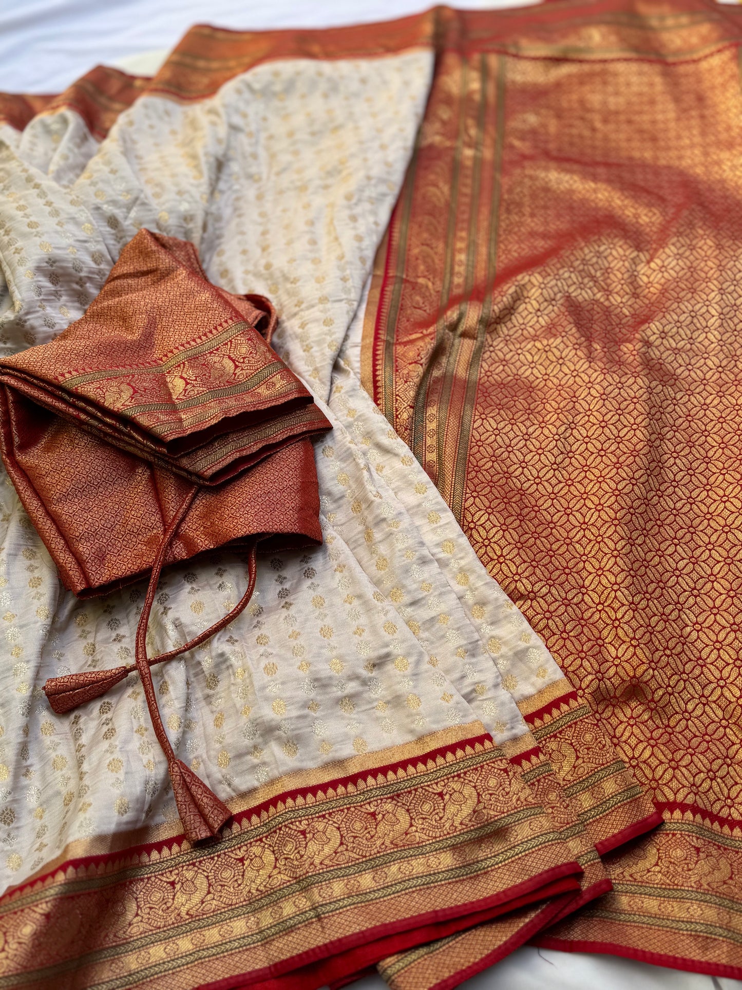 Traditional Off-white Banarasi saree with Red Border (Pre-stitched Saree)