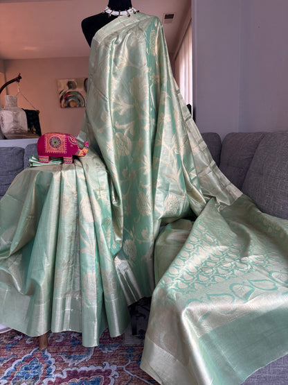 Mangalagiri Tissue Saree in Green Tone