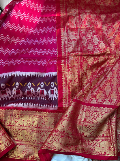 Pink ikkath Patola with Red Kanchi Border.