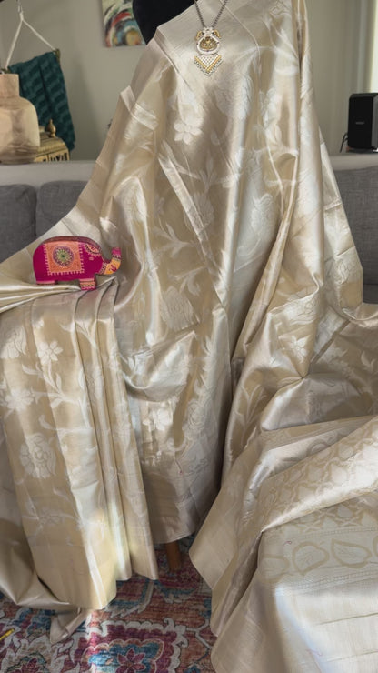 Mangalagiri Tissue Saree in Gold-Silver